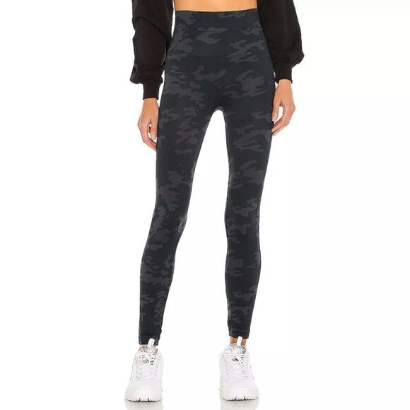 SPANX Look at Me Now Seamless Faux Leather Camo Leggings Black Camouflage Size M - Picture 1 of 11